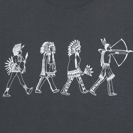 チャコールグレー