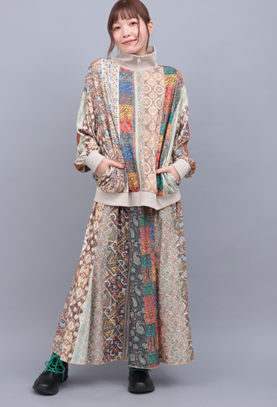 モデル着用/ベージュ